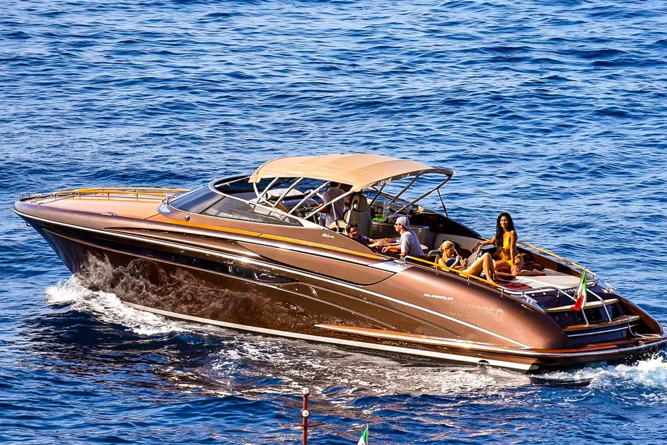 RIVA: IL VERO MITO CHE RESISTE RIVA: IL VERO MITO CHE RESISTE - Capri360 journal