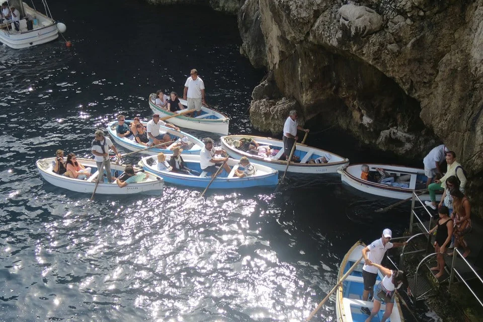 CAPRI: A MISURA DI YACHT ESCLUSIVI CAPRI: A MISURA DI YACHT ESCLUSIVI - Capri360 journal
