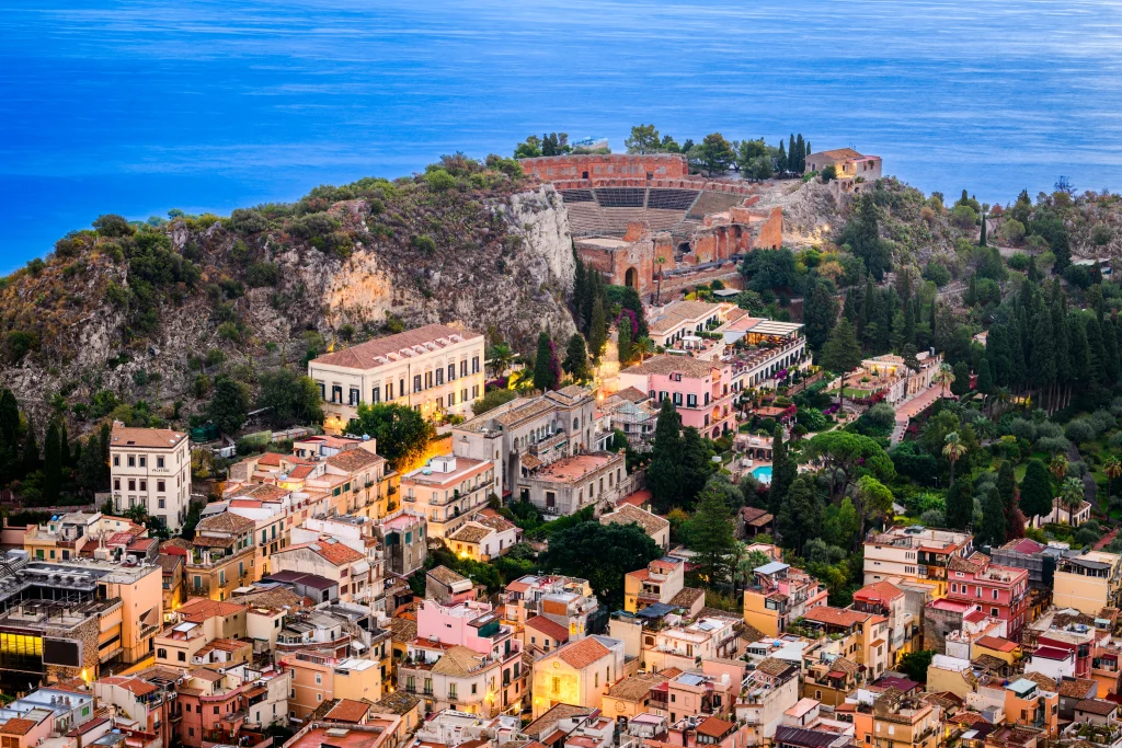 CHOOSING YOUR CRUISE: THREE, FIVE, OR SEVEN DAYS? CHOOSING YOUR CRUISE: THREE, FIVE, OR SEVEN DAYS? - Capri360 journal