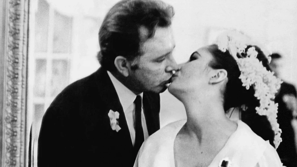 LIZ TAYLOR AND BURTON SPOTTED AT LA CANZONE LIZ TAYLOR AND BURTON SPOTTED AT LA CANZONE - Capri360 journal